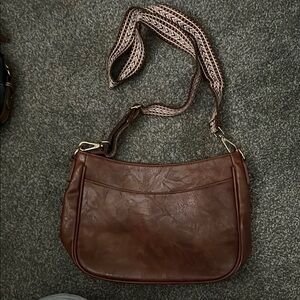Classic Brown Leather Shoulder/Crossbody Bag with Adjustable Strap